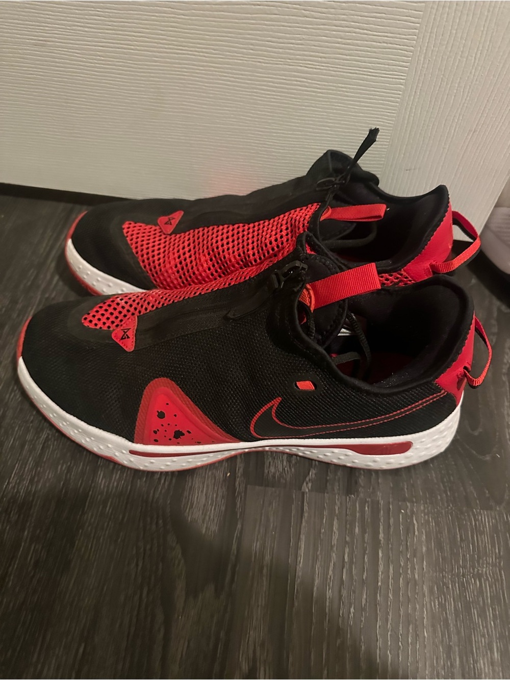 Nike Men’s Black and Red Sneakers